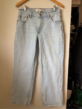 Abercrombie and Fitch curve love jeans short length